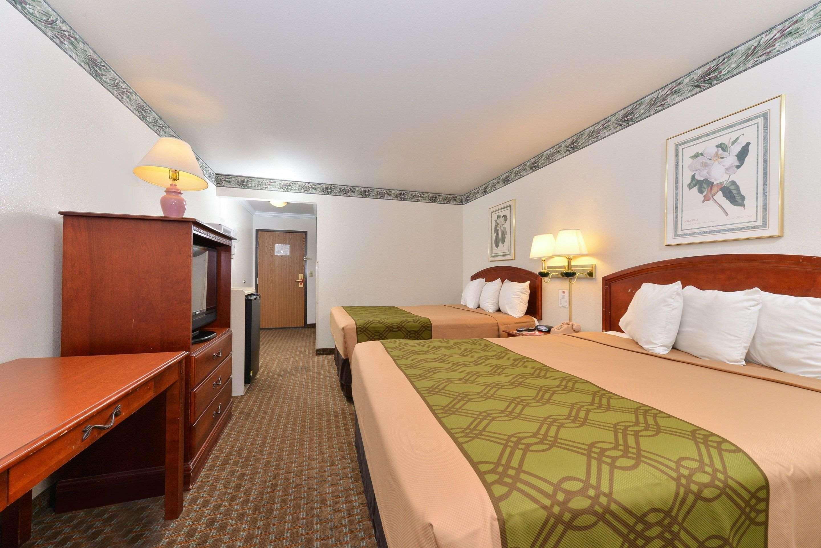 Econo Lodge Inn & Suites Corning Exterior photo